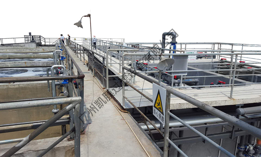 �����B͸Һ̎��